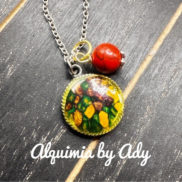 DAINTY CHARMS RED TURQUOISE NECKLACE HAMSA - Picture 1 of 1